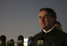 Bolsonaro diz que projeto de fake news limita liberdade de expressão