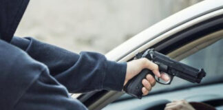 Assaltante provoca acidente ao abordar motorista em lombada no Parque do Povo