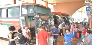 Adolescente de 17 anos que vinha para Prudente é detida com 15 tabletes de maconha