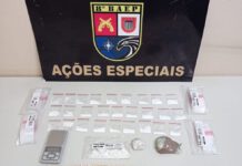 Denúncia anônima de tráfico de drogas em lanchonete leva à prisão proprietário e entregador