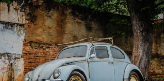 Veículos abandonados nas ruas de Prudente vêm causando transtornos à saúde e segurança pública