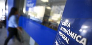 Trabalhadores nascidos em abril podem sacar auxílio emergencial