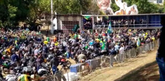 Sinal de Internet 4G não suporta concentração para ver Bolsonaro no Parque do Povo