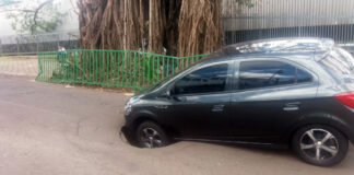 CAIU: Asfalto cede ao lado da figueira do PUM