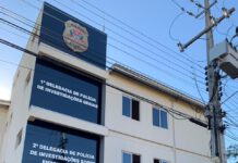 Polícia Civil prende dois ladrões a mão armada que invadiram residência de casal