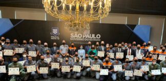 Policiais Civis da região são condecorados pelo governador na capital