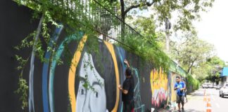 Muro da Washington Luiz ganha grafites com alusões à Semana de Arte Moderna no Brasil
