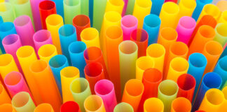 Lei que proíbe o uso de canudos plásticos no estado completa dois anos