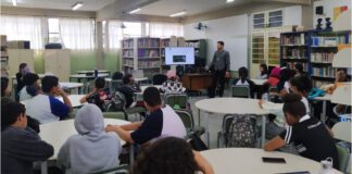 Policial Civil ministra palestra lúdica em escola de Presidente Prudente