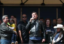 Justiça nega recurso e Bolsonaro terá que pagar multa por não usar máscara em Presidente Prudente