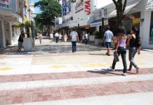 Saiba o que abre e o que fecha durante o carnaval