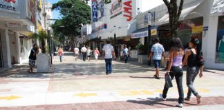 Saiba o que abre e o que fecha durante o carnaval