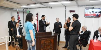 Vereadores são “batizados” em primeira sessão com tradução em Libras