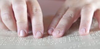 Lei obriga cartórios de SP a disponibilizar certidões de óbito, nascimento e casamento em braille