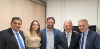 Prefeito e vice-prefeito participam da posse dos deputados em evento na capital