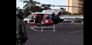 Polícia Militar pousa helicóptero Águia no estacionamento do Prudenshopping
