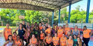 Praça da Juventude do Ana Jacinta conta com projetos de ginástica funcional e futsal