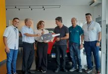 Sincomércio e Acipp realizam a entrega do carro 0 Km à ganhadora de Promoção