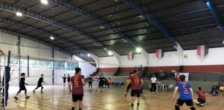 Vôlei masculino e tênis de mesa se destacam em competições regionais