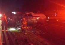 Micro-ônibus capota em Indiana e fere gravemente duas pessoas