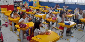Dia Nacional de Libras é comemorado em escolas municipais
