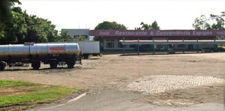 Caminhoneiro tem cabeça esmagada em pátio de posto de combustível de Regente Feijó