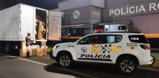 Polícia Rodoviária prende homem de 35 anos com mais de 30 mil pacotes de cigarros contrabandeados