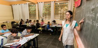 Governo de SP abre concurso para 15 mil professores de ensino fundamental e médio