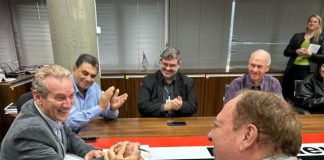 Prefeito assina Projeto de doação de imóvel à Associação de Apoio ao Portador do Câncer