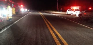 Três morrem em colisão entre Van e Gol a 40 Km de Prudente