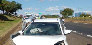 Acidente envolvendo automóvel e caminhões causou interdição na Raposo Tavares nesta sexta