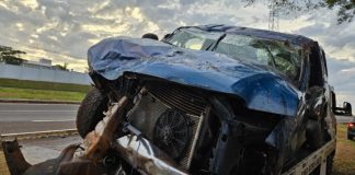 DRACENA: Mulher sofre acidente com caminhonete, na SP-294