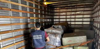 Receita Federal de Prudente apreende carregamento com 63 mil óculos contrabandeados