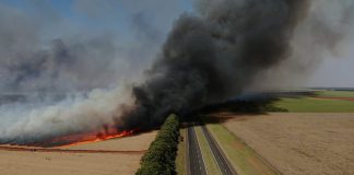 Polícia Rodoviária interdita Raposo Tavares por causa de incêndio em Rancharia