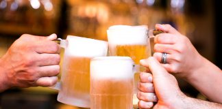 Dia Internacional da Cerveja: Outback terá chopp com 50% de desconto nesta sexta-feira, 02 de agosto