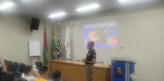 Polícia Civil realiza palestra educativa sobre prevenção ao uso de drogas em Dracena