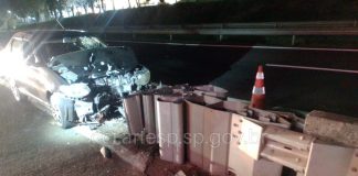 PRUDENTE: Motorista perde controle de carro bate de frente em guard-rail na Raposo Tavares