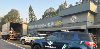 Dois são presos por contrabando de perfumes e brinquedos