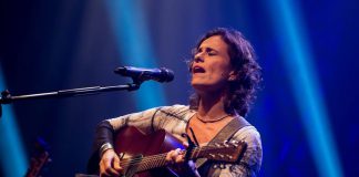 Zélia Duncan comemora 60 anos e divulga lista das músicas mais tocadas em suas carreira