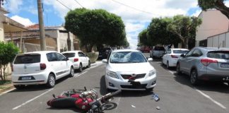 Veículo na contramão provoca acidente com moto no centro de Dracena