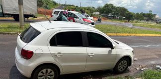 Corpo de homem é encontrado em carro na Av. Tancredo Neves em Prudente