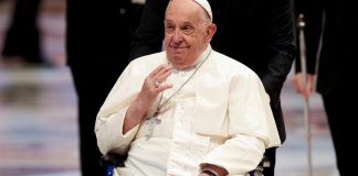 Novo boletim médico do Papa Francisco indica leve insuficiência renal