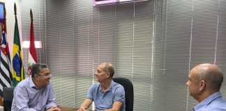 Prefeito Tupã recebe deputado Gilmaci Santos, líder de Governo na Alesp