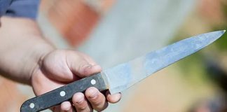 Adolescente ameaça mãe com uma faca no Parque Furquim