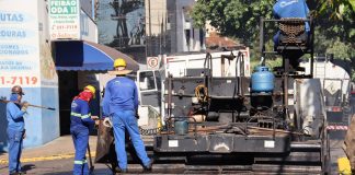Obras de recapeamento asfáltico são concluídas na rua Rui Barbosa