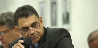 Vereador Izaque Silva requer faixa elevada em frente a colégio no Parque do Povo