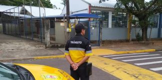 POLÊMICA: Após cortar benefício, prefeitura regulamenta adicional de periculosidade para agentes de trânsito