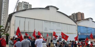 MST faz protesto em frente a Itesp em Presidente Prudente