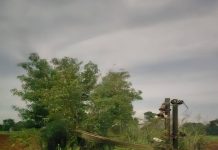 Trator atinge postes na área rural e causa interrupção no fornecimento de energia para 800 clientes em Rancharia