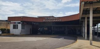 Homem com “problema na cabeça” quebra vidros de base da PM na rodoviária de Presidente Prudente